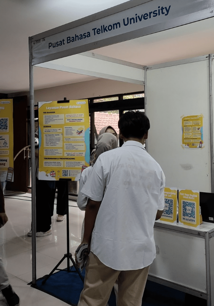 Booth LaC di Tel-U Career Days 2023 Vol. 3