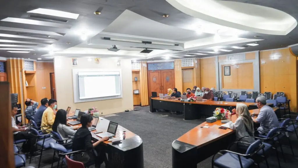 Sosialisasi LaC untuk Kaprodi dan Dosen Telkom University Surabaya