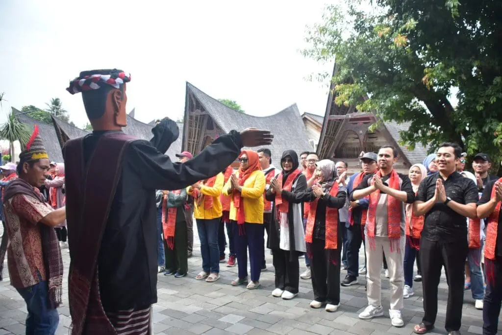 Melihat tarian Sigale-Gale