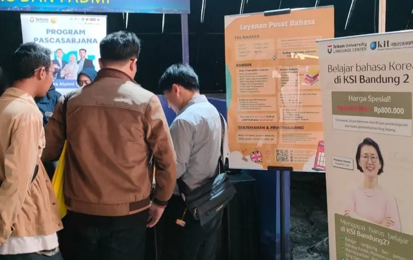 Booth LaC pada Tel-U Career Days 2024 Vol.2 