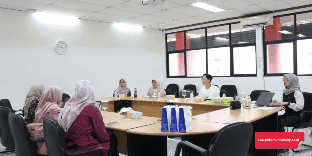 Diskusi pihak KIT bersama LaC dan International Office Telkom University