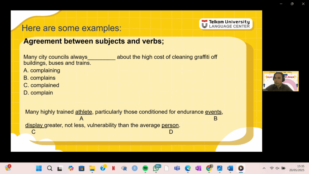 Penyampaian materi tips dan strategi TOEFL ITP oleh instruktur LaC Bapak Tabah Ghifary