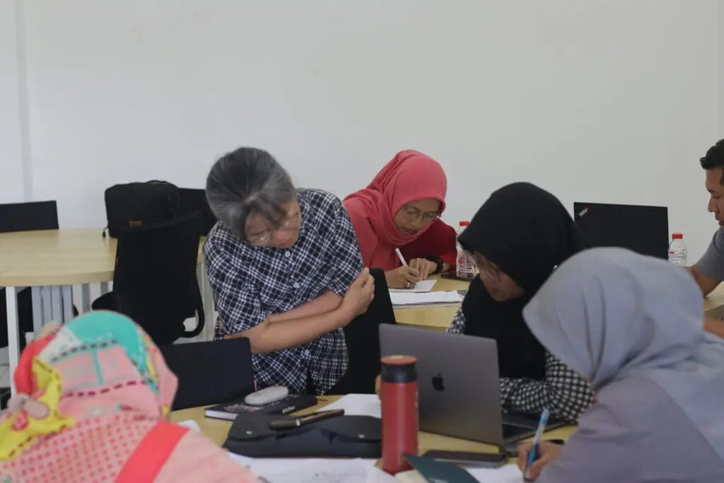 4-Day Workshop bagi dosen bahasa Inggris Tel-U dan instruktur bahasa LaC