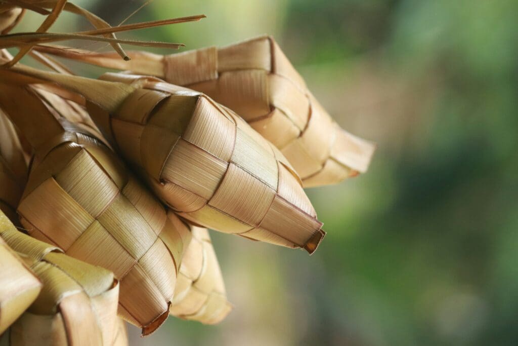 Ketupat-menjadi-tradisi-lebaran-di-Indonesia-1