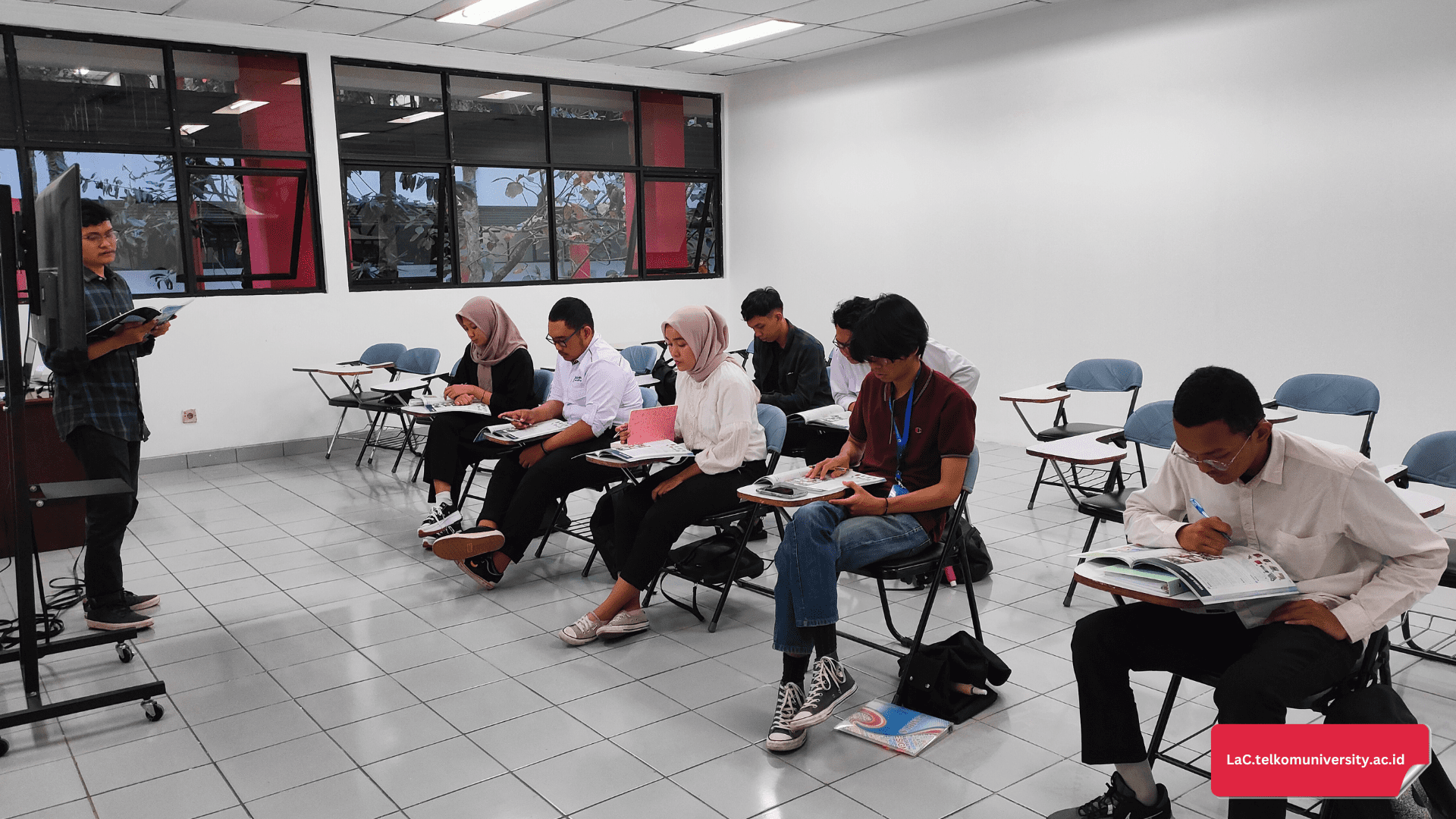 Kursus persiapan TOEFL iBT di Pusat Bahasa Telkom University