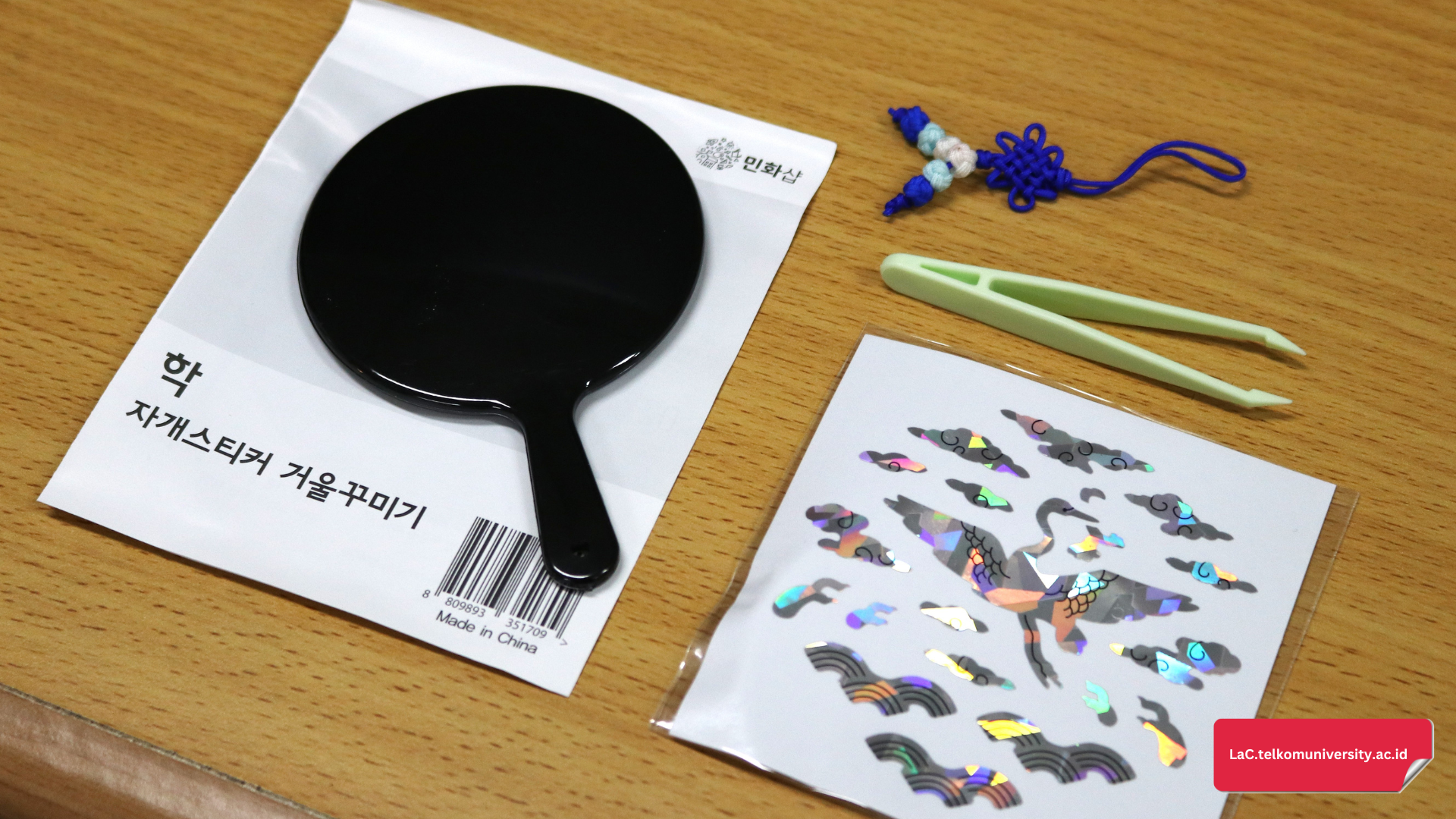 Alat dan bahan menghias cermin jagae