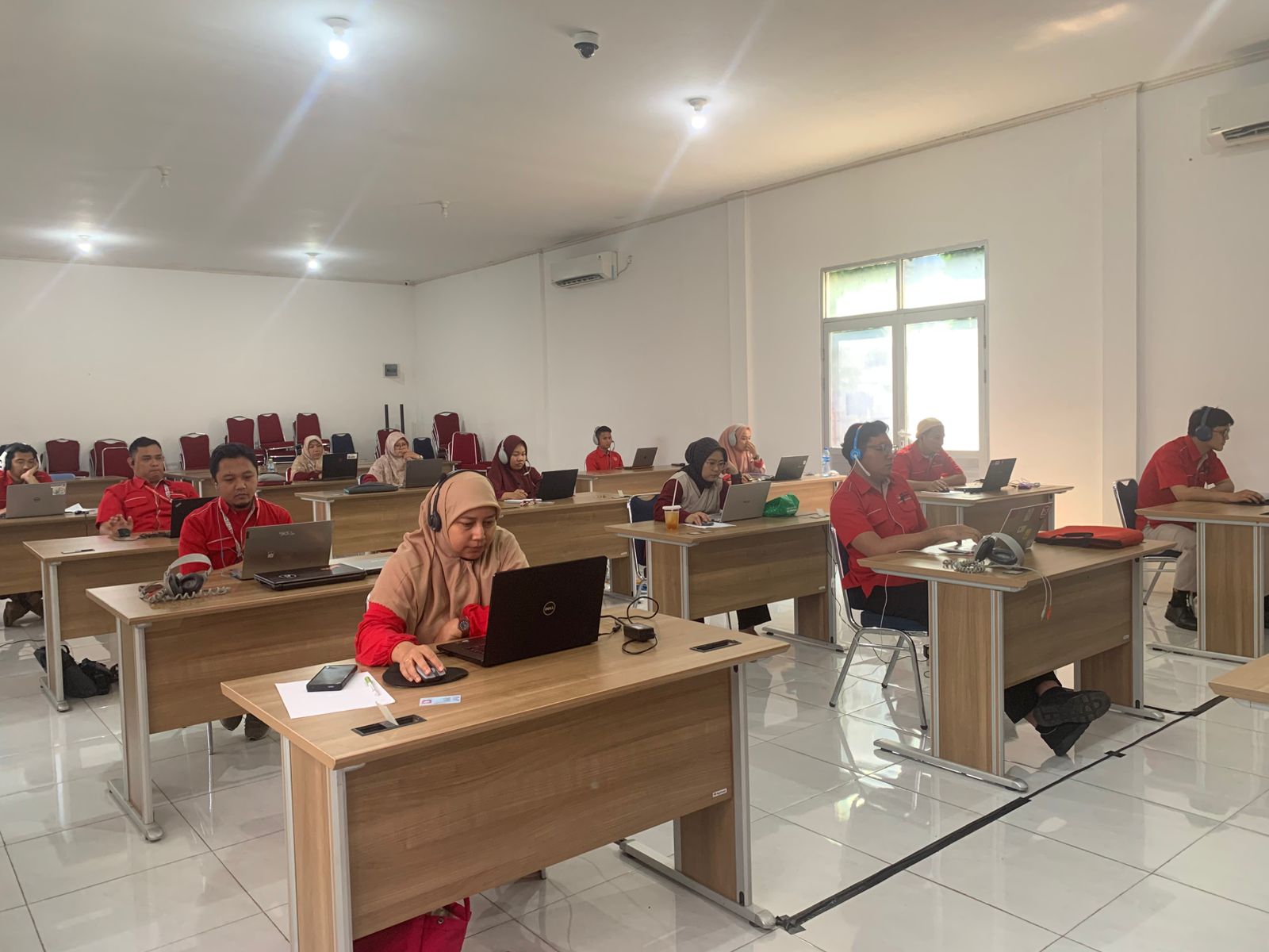 Pelaksanaan tes TOEFL ITP untuk guru-guru SMK Telkom Jakarta 2