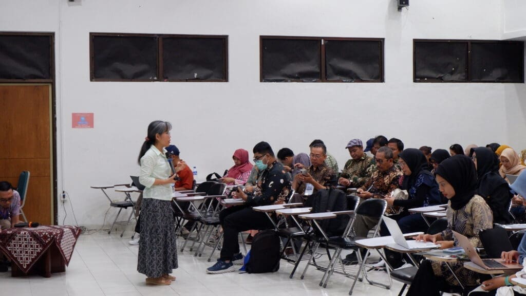 Workshop 2 oleh Prof. Tan Bee Tin dari The University of Auckland, New Zealand