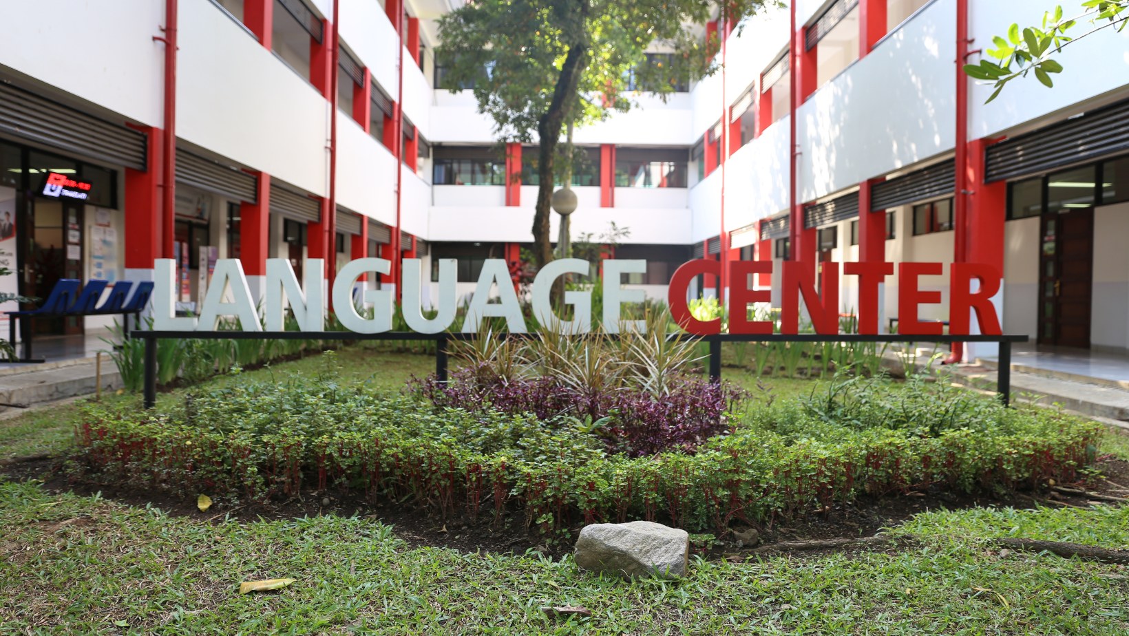 Pusat Bahasa di Telkom University