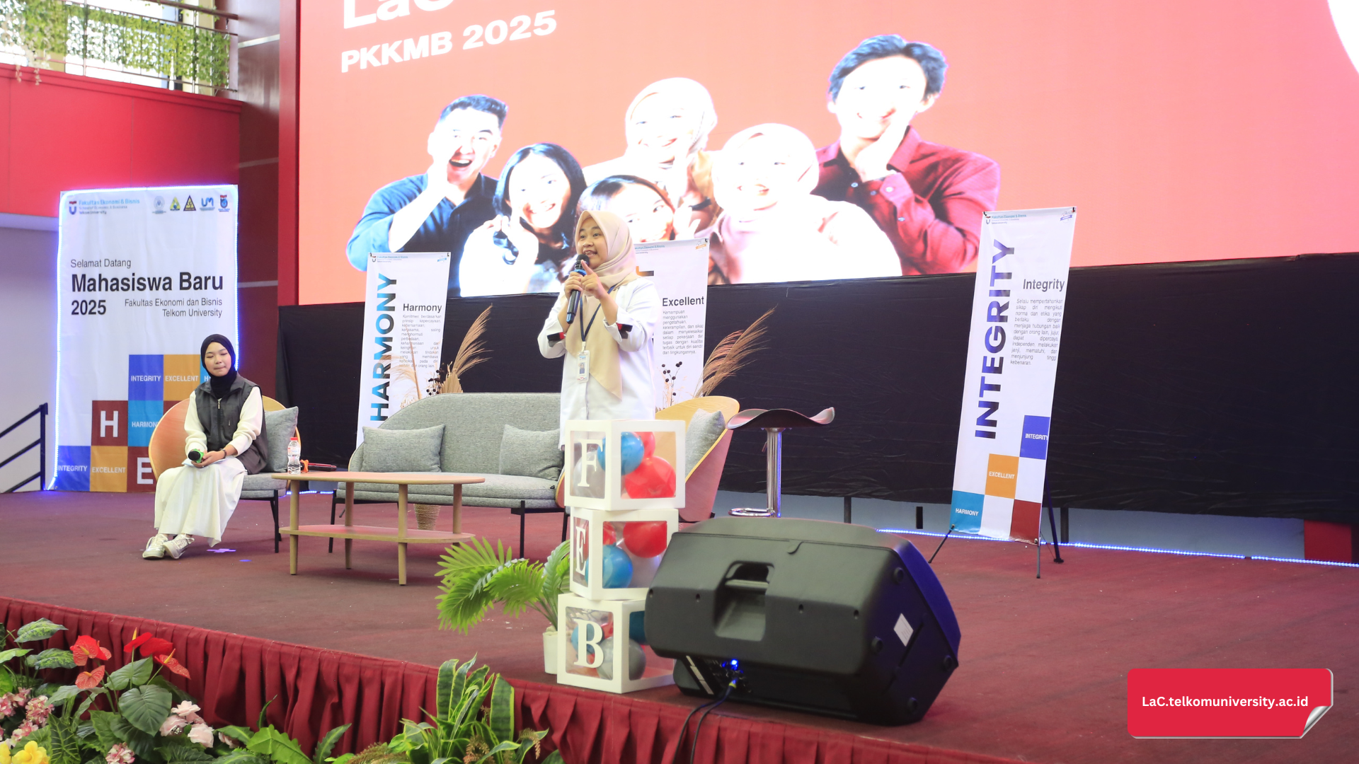 Penjelasan program LaC pada PKKMB Prodi MABA 2025/2026 di Fakultas Ekonomi dan Bisnis (FEB)