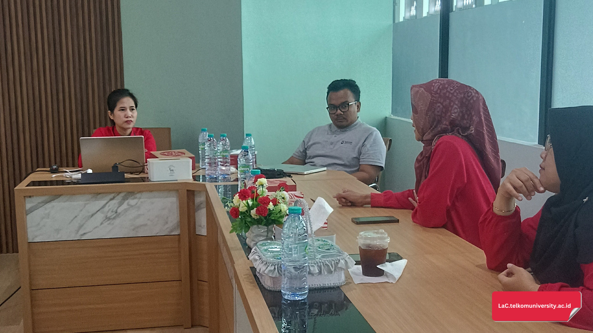 Kunjungan LaC Tel-U Bandung ke LaC Tel-U Surabaya