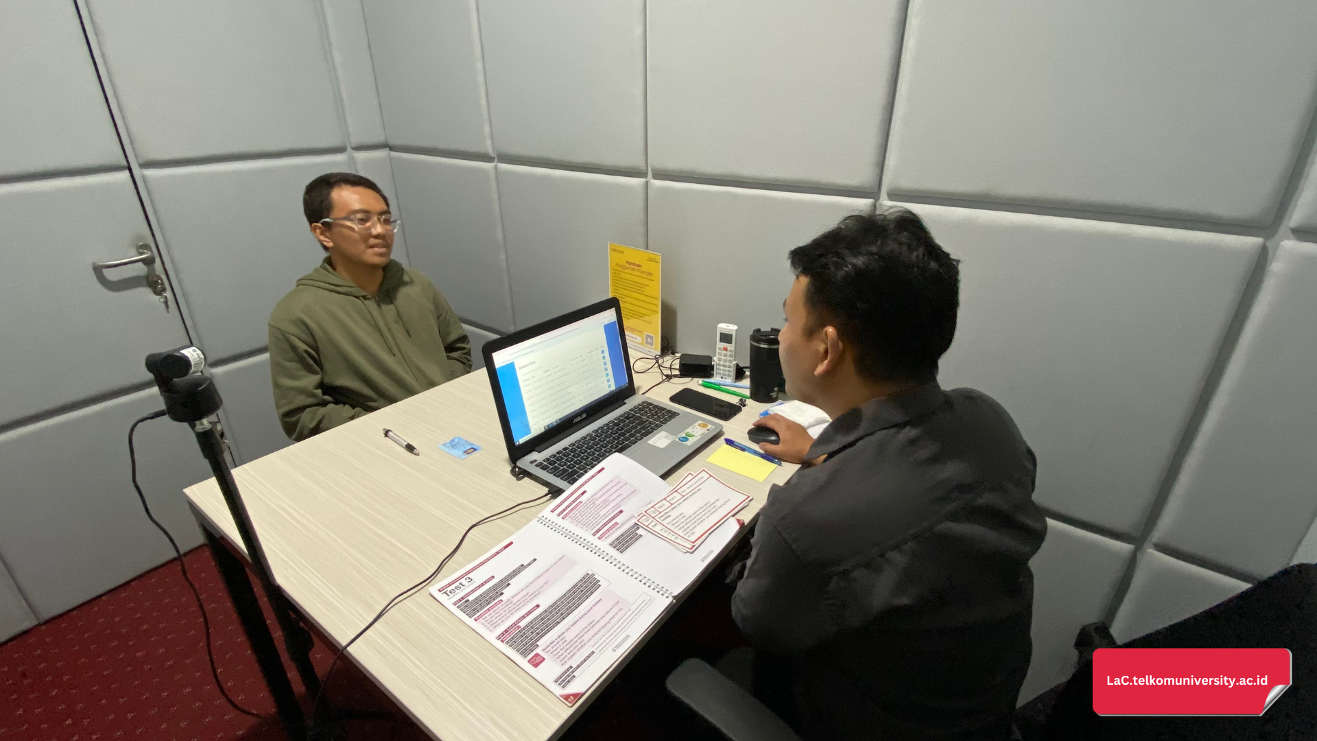 peserta sedang melaksanakan ECCT