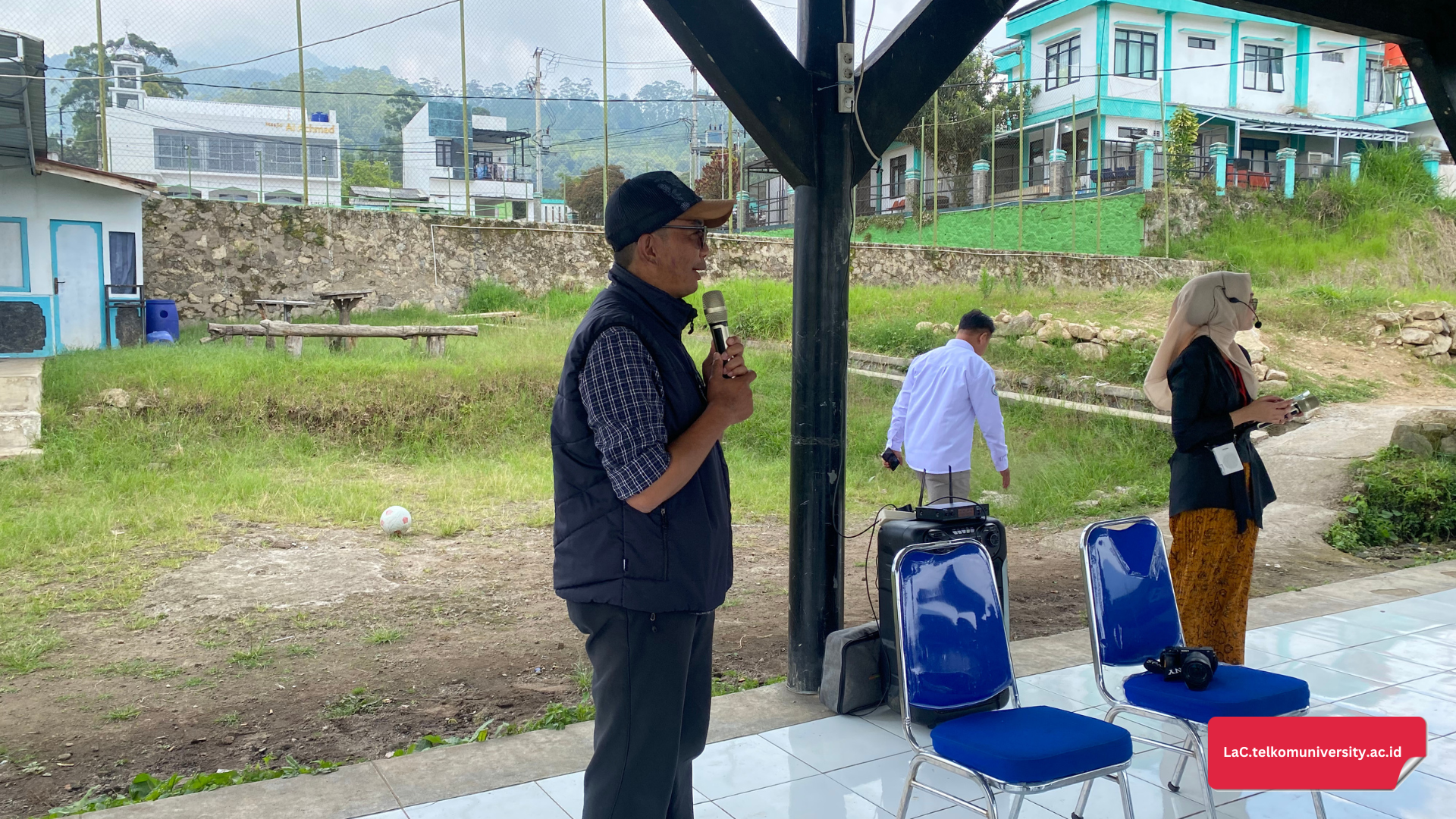 Sambutan oleh Kang Aep, manajer unit usaha Desa Wisata Alamendah