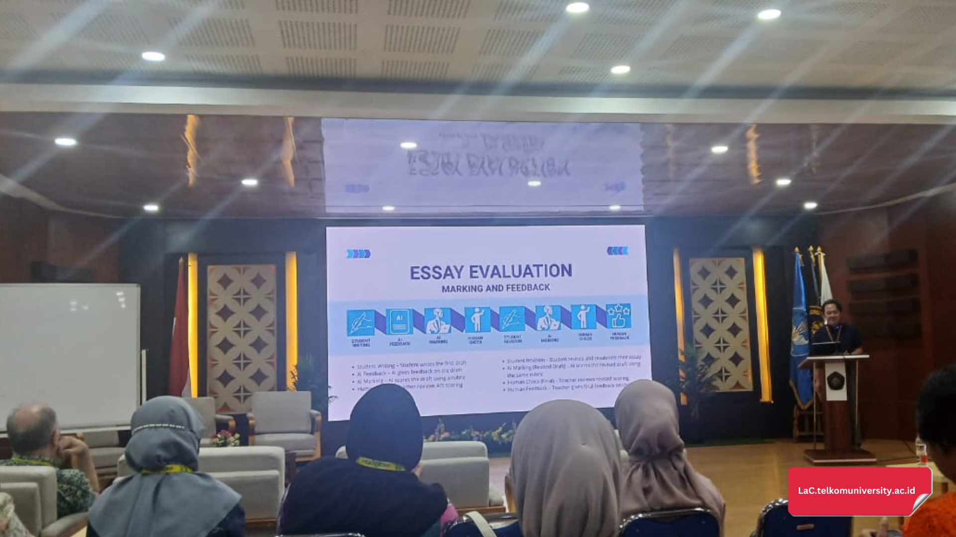 Perwakilan LaC mengikuti featured presentation terkait Evaluating Human-AI Collaboration in University Writing Classes oleh Dr. Yasuhiro Fujiwara (JACET)
