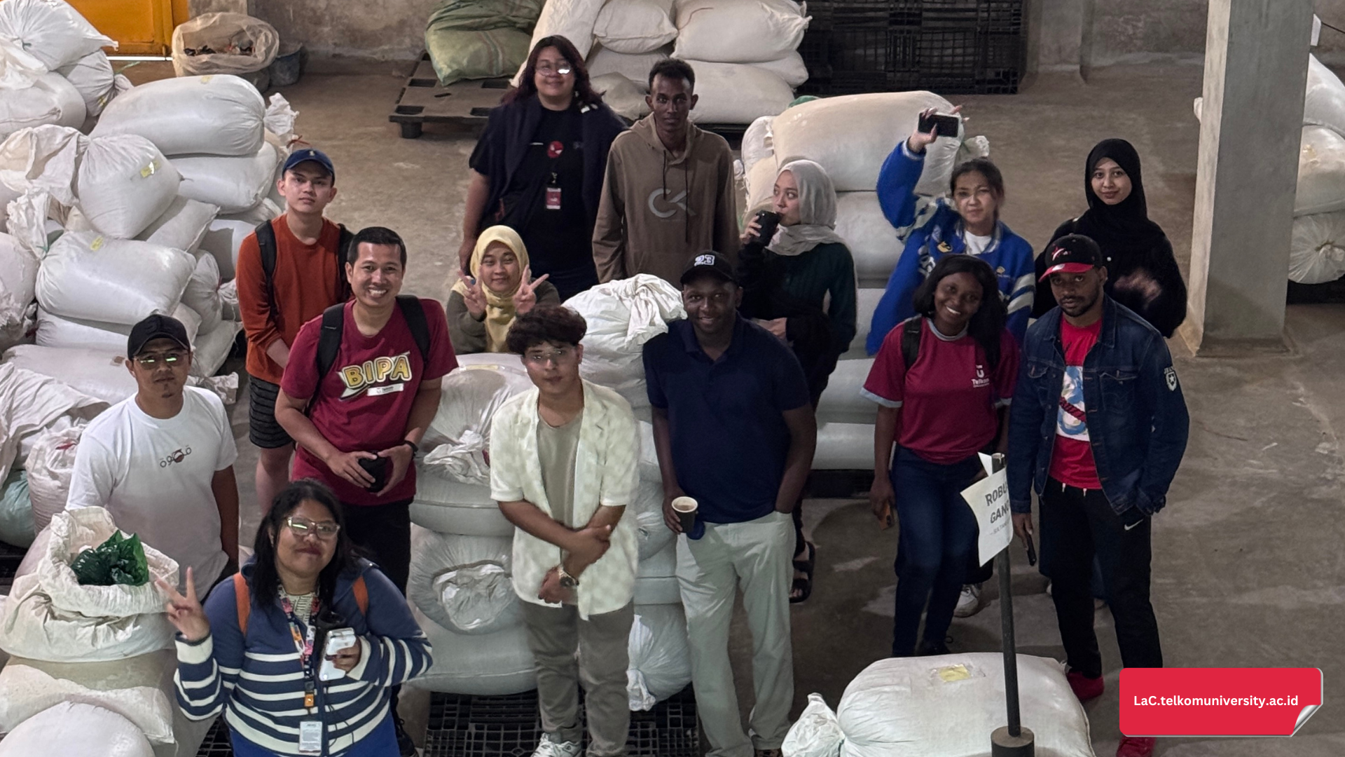 Mengunjungi pabrik pengolahan kopi modern