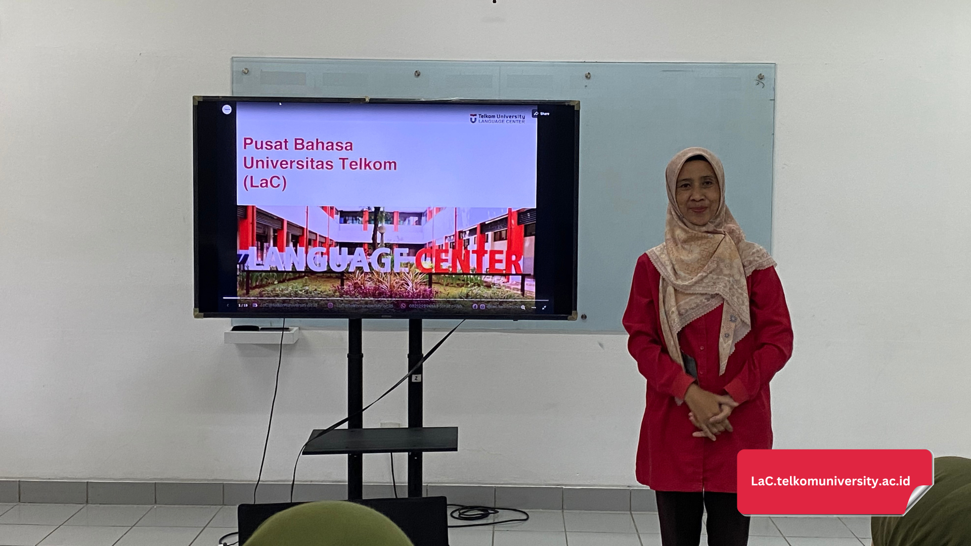 Sambutan dari Ibu Rika Yuliant, M.I.Kom. selaku Kepala Bagian Pusat Bahasa