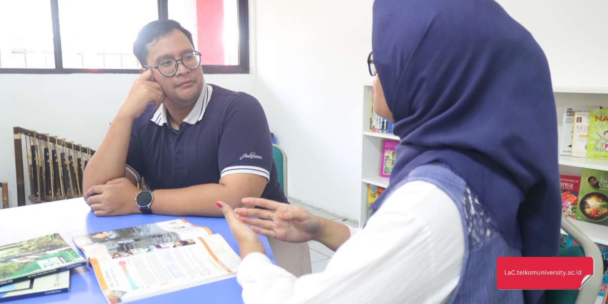 Ilustrasi buku catatan berisi vocabulary TOEIC profesional