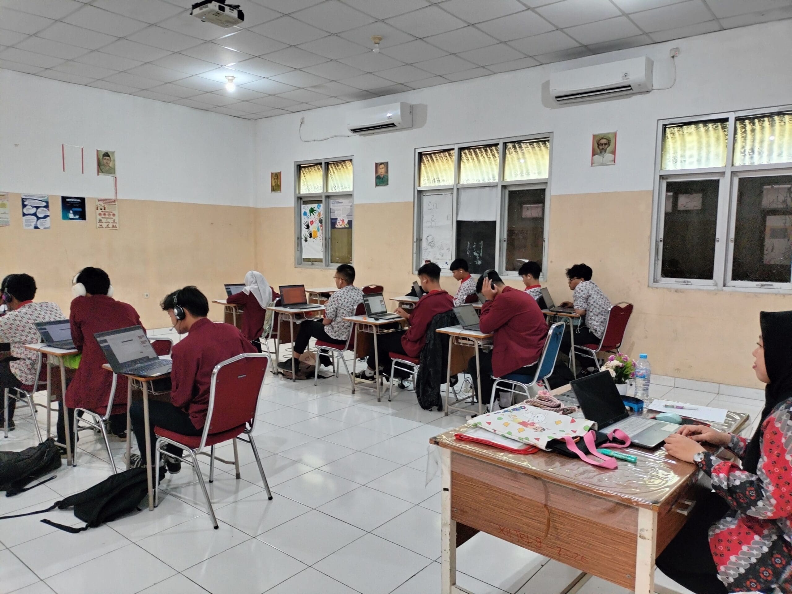 Pelaksanaan TelUVEE di SMK Telkom Jakarta