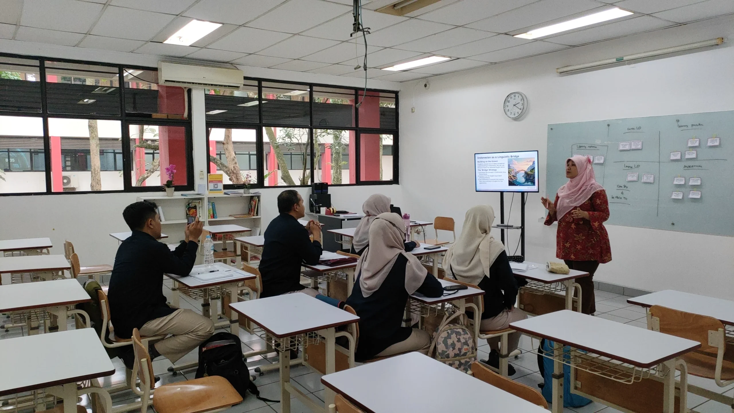 LaC Dukung Peningkatan Kompetensi Guru Melalui Program English for Teaching